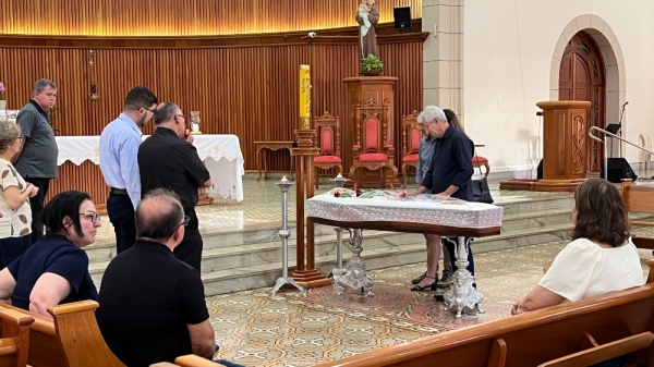 Velório na Igreja Matriz de Santo Antônio, em Adamantina (Siga Mais).
