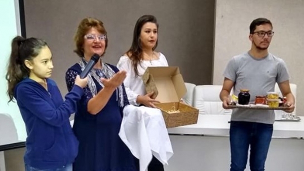 Apresentação do Empório Flamejante Club. Produtos regionais adquiridos por meio de e.commerce (Acervo Pessoal).