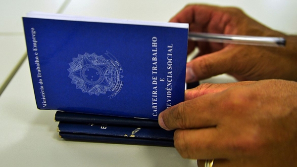 Uma das justificativas para a medida é tentar evitar discriminação ao empregado desligado (Foto: Marcello Casal Jr/Agência Brasil).