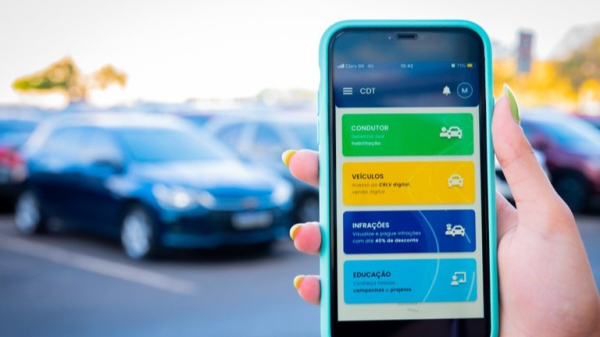 Indica??o do real infrator j? est? dispon?vel para condutores paulistas pelo aplicativo da Carteira Digital de Tr?nsito ? CDT (Foto: Vosmar Rosa/MT).