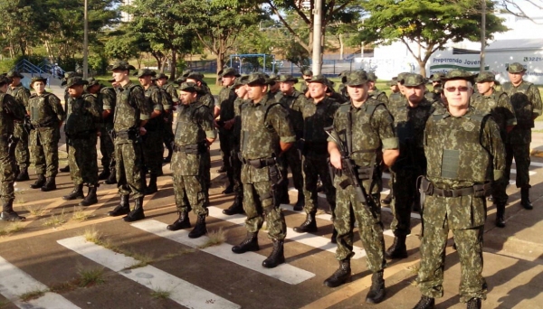 Em revista ao efetivo realizada em Presidente Prudente, Polícia Militar Ambiental apresenta novo efetivo (Foto: Ceidda).