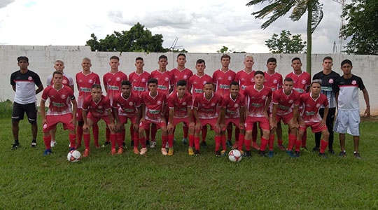 Categoria Sub-17 (nascidos em 2002/2003) do Guarani Capaz, em parceria com a Fratellos Sports, se consagrou a grande campeã da Copa Internacional Sub-17, realizada em Estrela D´Oeste (Fotos: Divulgação).