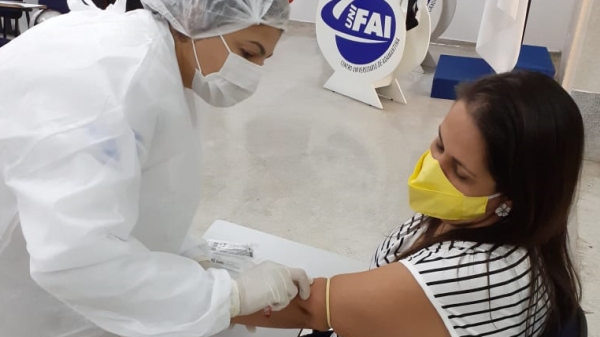 Testagem para detecção de Covid-19 objetiva evitar transmissão (Acervo Pessoal).