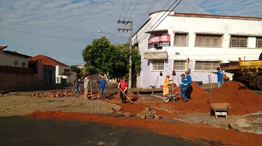Cruzamento da Rua 9 de Julho com a Alameda Armando Salles de Oliveira (Da Assessoria).