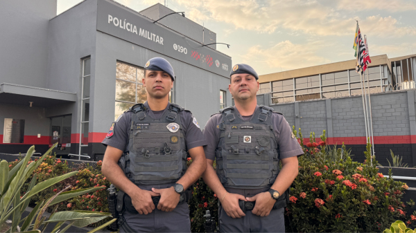 Segundo tenente Guido e capitao Bressan, subcomandante e comandante da Policia Militar em Adamantina (Siga Mais).