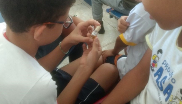 Palestra com profissionais da saúde foi dirigida às crianças do Projeto Asa (Foto: Da Assessoria).