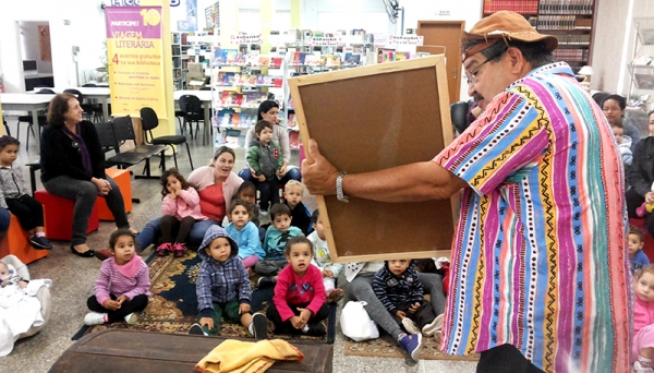 Atividades para crianças são desenvolvidas pela Secretaria Municipal de Cultura, na Biblioteca e Anfiteatro (Foto: Da Assessoria).