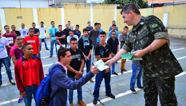 Trabalhos de seleção complementar foram finalizados, no TG de Adamantina, permitindo a matrÃcula de 50 jovens para o serviço militar obrigatório em 2018 (Foto: Cedida).