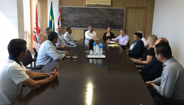 Deputado Vanderlei Macris é recebido em Adamantina, no gabinete do prefeito (Foto: Da Assessoria).