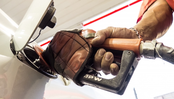 Alíquota do PIS/Cofins sobre a gasolina, o diesel e o etanol subirá para compensar as dificuldades fiscais, anuncia Governo Federal (Foto: Rafael Neddermeyer/ Fotos Públicas).
