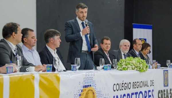 Engenheiro Vinicius Marchese Marinelli, Presidente do Crea-SP, na abertura do Colégio Regioanl e Inspetores em Adamantina (Fotos: Departamento de Comunicação Crea-SP)