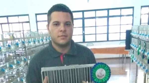 Foi reconhecido pela mulher o de do atendente Rafael Rondon Maia da Silva, de 30 anos, em MarÃlia, que estava desaparecido desde o final do ano passado. Corpo foi encontrado já em decomposição, sem a cabeça (Reprodução/Visão NotÃcias).