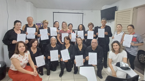 Atletas da Melhor Idade foram homenageados (Cedida/PMA).