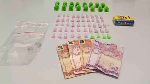 Drogas apreendidas com o morador de Adamantina em Tupa (Reprodu??o/Tupaense Noticias).