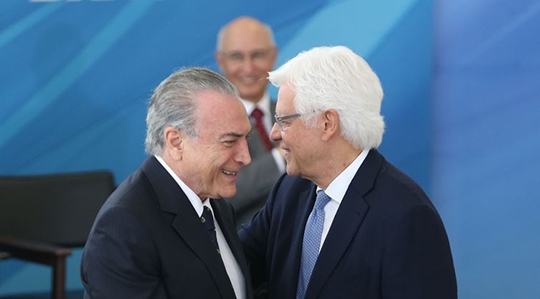 O ex-presidente Michel Temer e ex-ministro Moreira Franco em cerimônia no Palácio do Planalto - Arquivo/Antonio Cruz/Agência Brasil