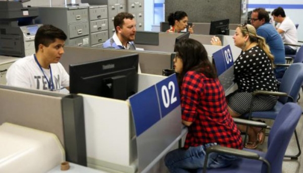 Agências da Caixa terão horário especial no fim de semana para saque das contas inativas do FGTS (Foto: Marcelo Camargo/Agência Brasil).