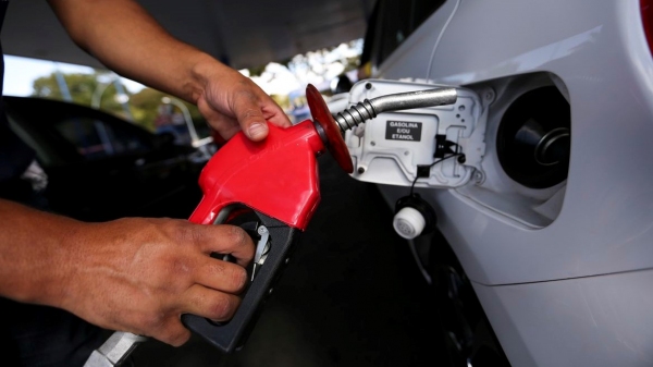 Preços dos combustíveis têm redução nas bombas dos postos pesquisados pela ANP, em Adamantina (Marcelo Camargo/Agência Brasil).