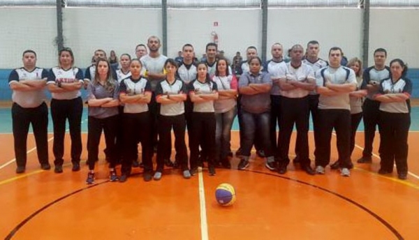 Em protesto, árbitros cruzam os braços no primeiro dia dos Jogos Regionais de Osvaldo Cruz (Foto: Reprodução/Site OCNET).