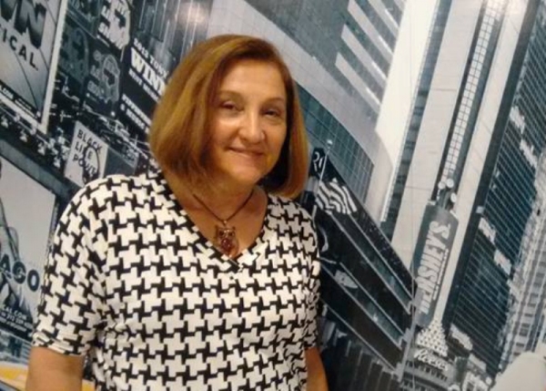 Ivo Santos convida Beth Meirelles para continuar na Educação