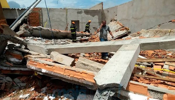Estrutura de obra desaba e mata duas pessoas em Herculânida, além de ferir outras duas (Fotos: Diego Pereira/Mais Tupã!).