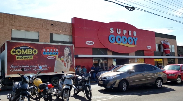Supermercado Godoy amplia horário de atendimento para as compras de Natal (Foto: Maikon Moraes/Siga Mais).