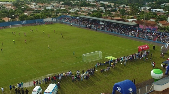 Estádio Municipal Antônio Goulart Marmo, em Adamantina, recebe na noite desta sexta-feira a final da competição (Cedida).