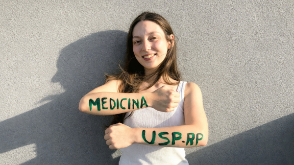 Da Escola Helen Keller, Isabela Maria Naomi Coelho Miyamura conquista vaga no curso de Medicina da USP (Acervo Pessoal).
