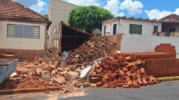Local do desabamento da estrutura (Defesa Civil Municipal).
