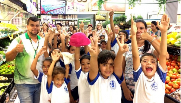 Estudantes conhecem horta hidropônica e rotinas administrativas da Cocipa, em visitas monitoradas (Fotos: Divulgação/Cocipa).