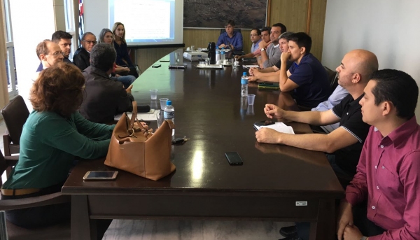 Executivo expôs aos vereadores e equipe técnica da Câmara Municipal os aspectos do projeto de  lei que visa regularizar deficiências apontadas na Ação Direta de Inconstitucionalidade que tramita no Tribunal de Justiça (Foto: Assessoria de Imprensa).