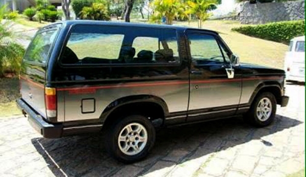 Camionete furtada tem características idênticas a esta imagem (Foto: Ilustração).