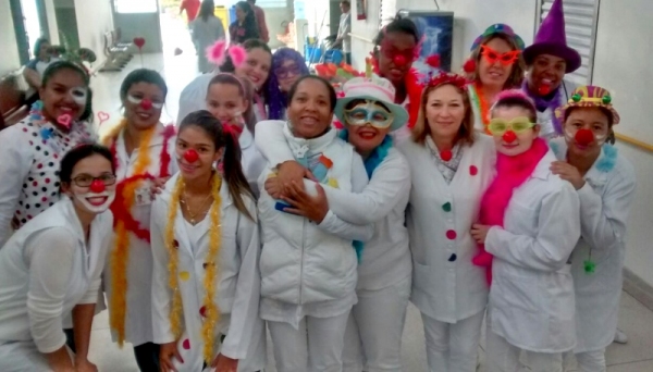 Ação promoveu a integração de professores e alunos da escola, com alunos da Apae (Foto: Cedida).