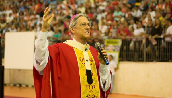 Arcebispo da Paraíba é acusado de manter relações homossexuais e de ignorar casos de pedofilia (Foto: Facebook/Arquidiocese da Paraíba).