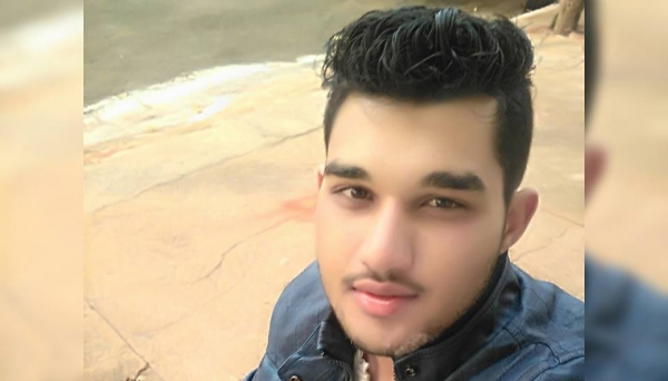 Tcheverton Henrique Pereira Licório morreu após contato com rede de alta tensão, numa obra de pintura em um barracão de secagem de amendoim (Foto: Facebook).