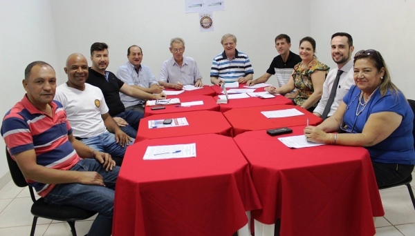 Acordo salarial foi fechado hoje entre os sindicatos dos comerciários e dos empregadores, em reunião realizada nesta segunda-feira (Foto: Divulgação).