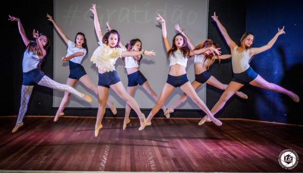I Mostra do Studio Dance Ballet levou arte e solidariedade ao Anfiteatro da Biblioteca de Adamantina (Foto: Tiago Squizatto Cassivilano).