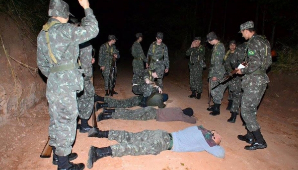 Treinamento ocupou espaço público e realizou patrulha de emboscada (Foto: Cedida).