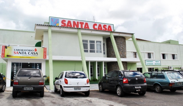 Professora com ferimentos de queimadura foi socorrida na Santa Casa de Osvaldo Cruz (Foto: D.NotÃcias).