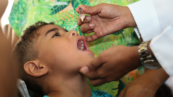 Menores de cinco anos devem ser vacinados (Foto: Erasmo Salomao/MS).