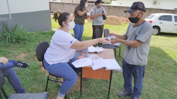 Hoje (12), distribuição de senhas ocorre sem aglomerações em sete unidades básicas de saúde (Divulgação/PMA).