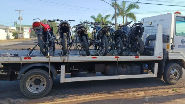 Motos apreendidas em Bastos (Reproducao Bastos Ja).