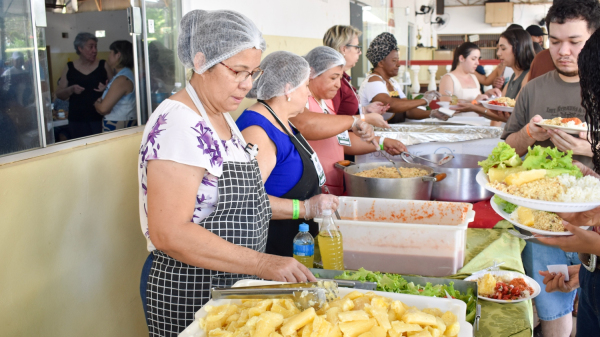 Foram vendidas 897 pulseiras para o almoco beneficente (Cedida/PMA).