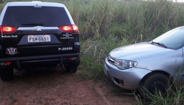 Carro localizado em canavial foi formalmente apreendido nos autos do inquérito que investiga o caso (Fotos: Cedidas/Deinter 8).
