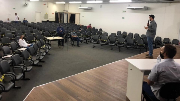 Audiência pública anterior, realizada semana passada no mesmo local e horário (Reprodução/PMA).