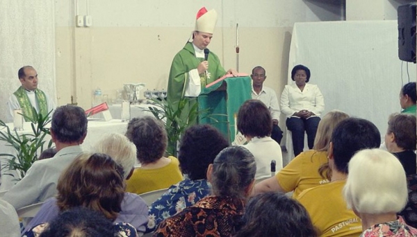 Bispo diocesano realizou celebrações religiosas na comunidade (Foto: Da Assessoria).