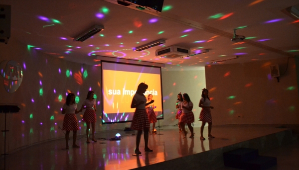 Apresentação lítero-musical se transforma em Show da Pedagogia na FAI (Foto: Daniel Torres).