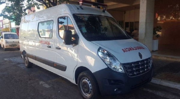 Uma das novas ambulâncias, tipo van, recém adquirida pela Prefeitura de Adamantina (Da Assessoria).