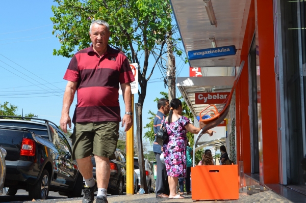 Comércio das cidades sente reflexos e impactos da itinerância de feirinhas, no interior paulista (Foto: Acácio Rocha).