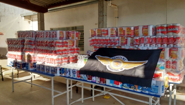 Campanha do Firmeza Moto Clube arrecada 3.242 rolos de papel higiênico à Santa Casa (Foto: Cedida).