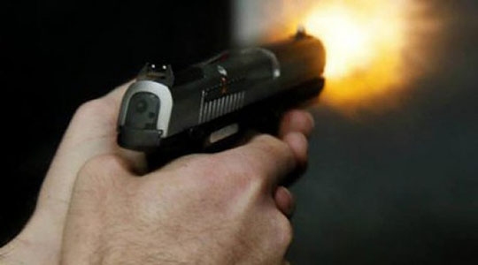 Disparos foram feitos enquanto a vítima dormia. Polícia investiga o caso (Ilustração).